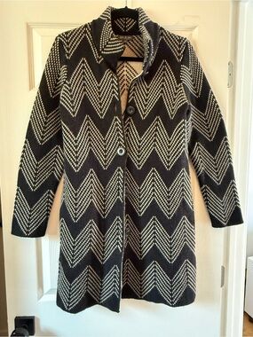 Gio & Gio Italian wool Black and White chevron patterned cardigan made in Italy